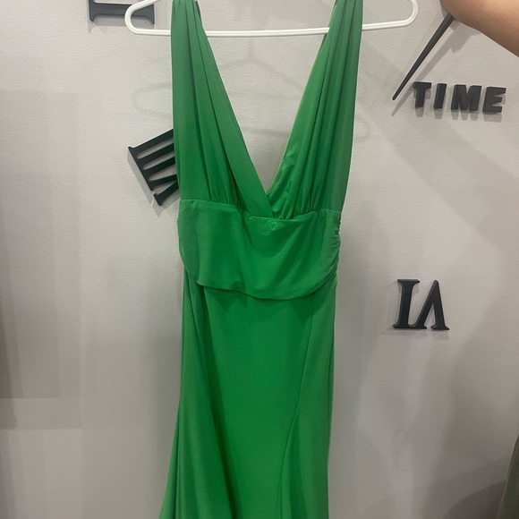 Dresses - Picture 9 of 12